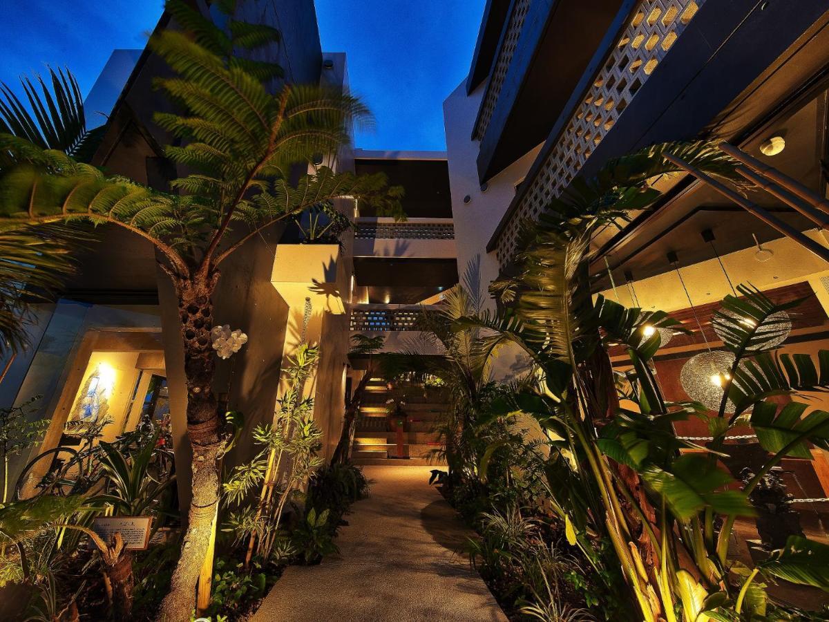 Yomitan Condhotel Nd Екстериор снимка