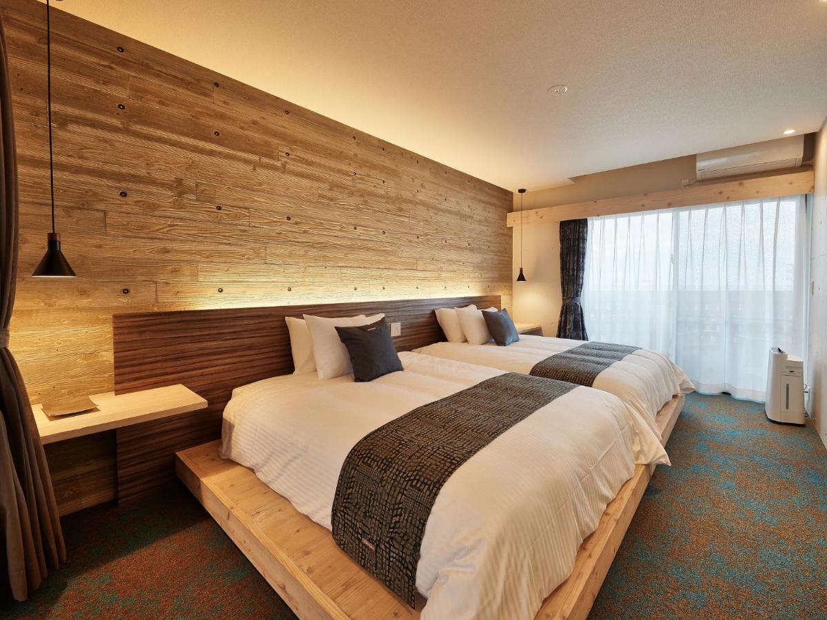 Yomitan Condhotel Nd Екстериор снимка